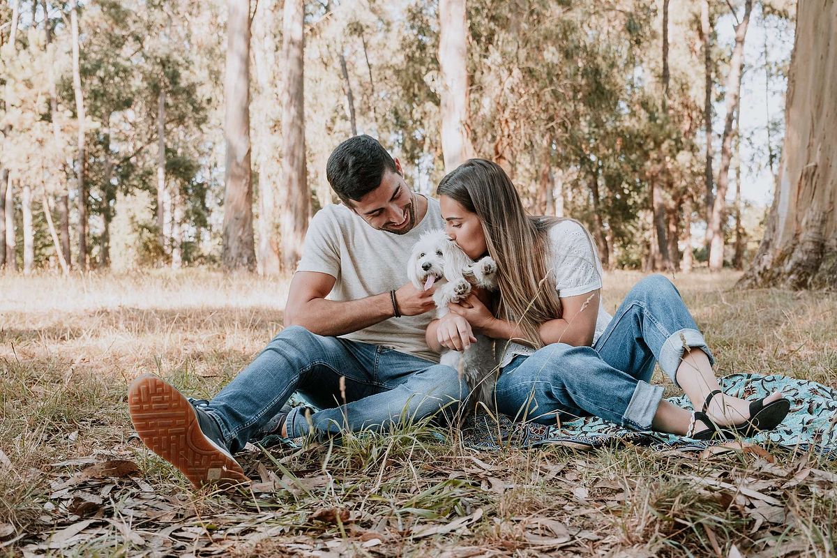 8 Dicas sobre o que vestir numa sessão fotográfica de casal em 2024