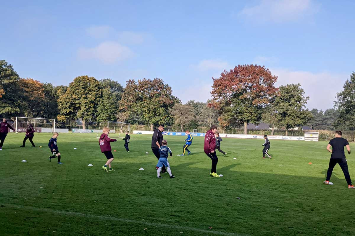 Unsere jungen Trainer Inga und Jan hatten ein unterhaltsames Training vorbereitet.