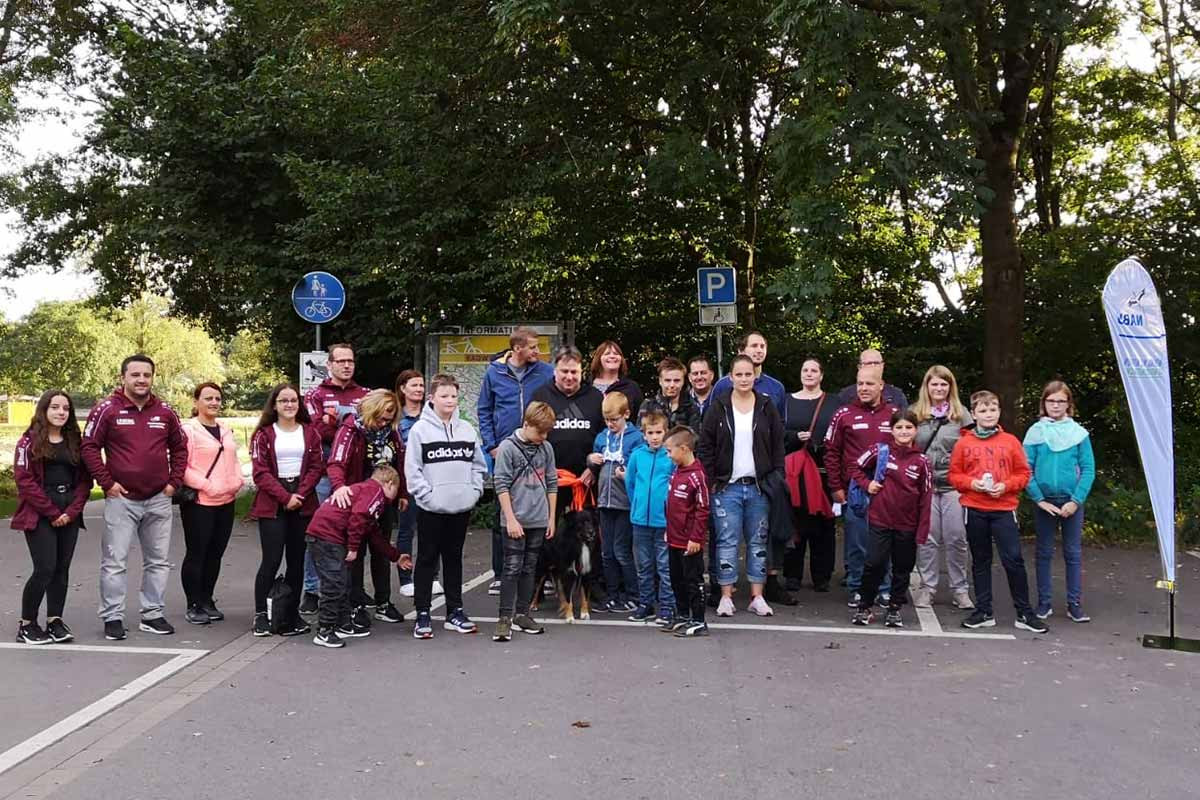 Spieler und Eltern der Ibbenbürener Kickers auf nächtlicher Entdeckungstour am Aasee