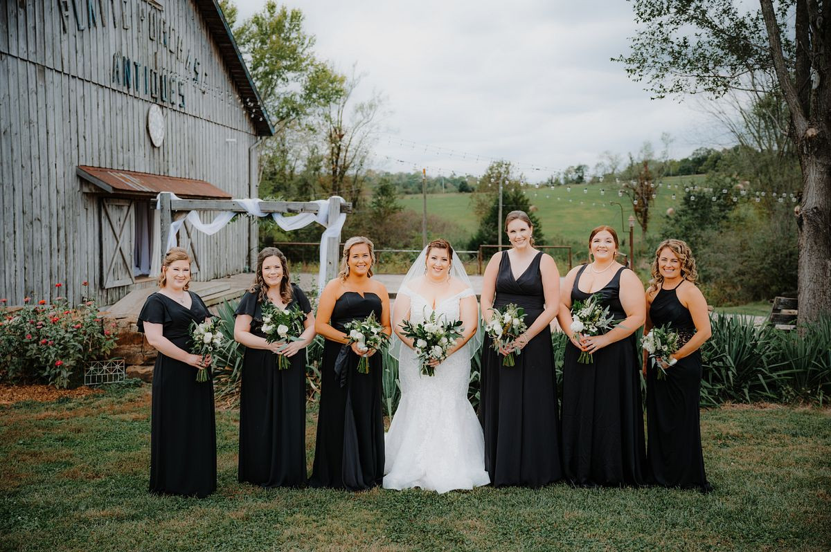 Wedding photography at Backwoods Venue 222, by Barbara Danielle Photography