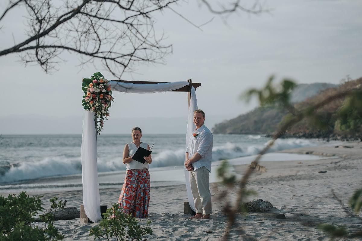 beach elopement costa rica photographer