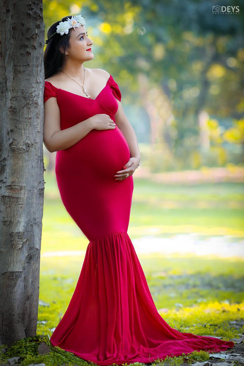 DP001 - Red Wine Body Fit Maternity Gown