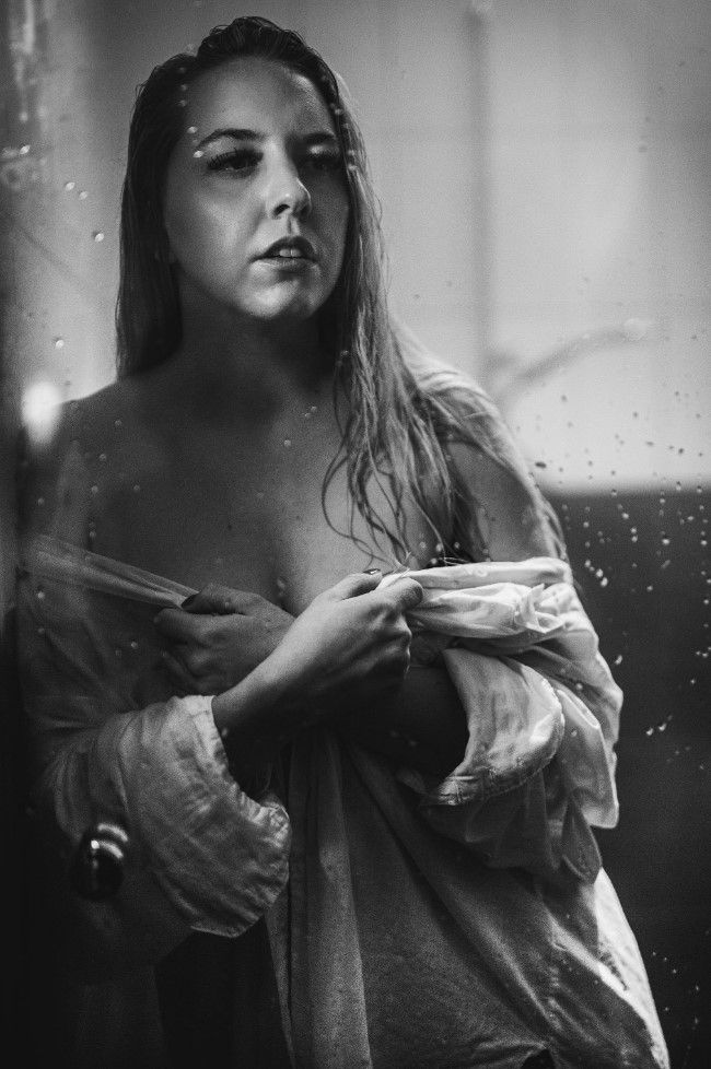 Dramatische Boudoir-Pose von Valentina Buerkli