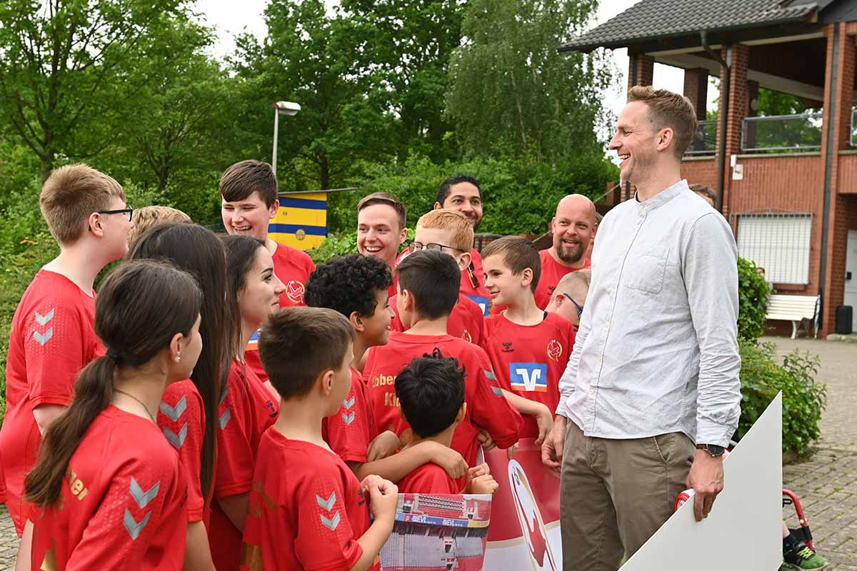 Ibbenbürener Kickers freuen sich über den Rotary-Jugend-Sozialpreis und die Fußball-Ferien-Freizeit im Uwe-Seeler-Fußball-Park Malente.