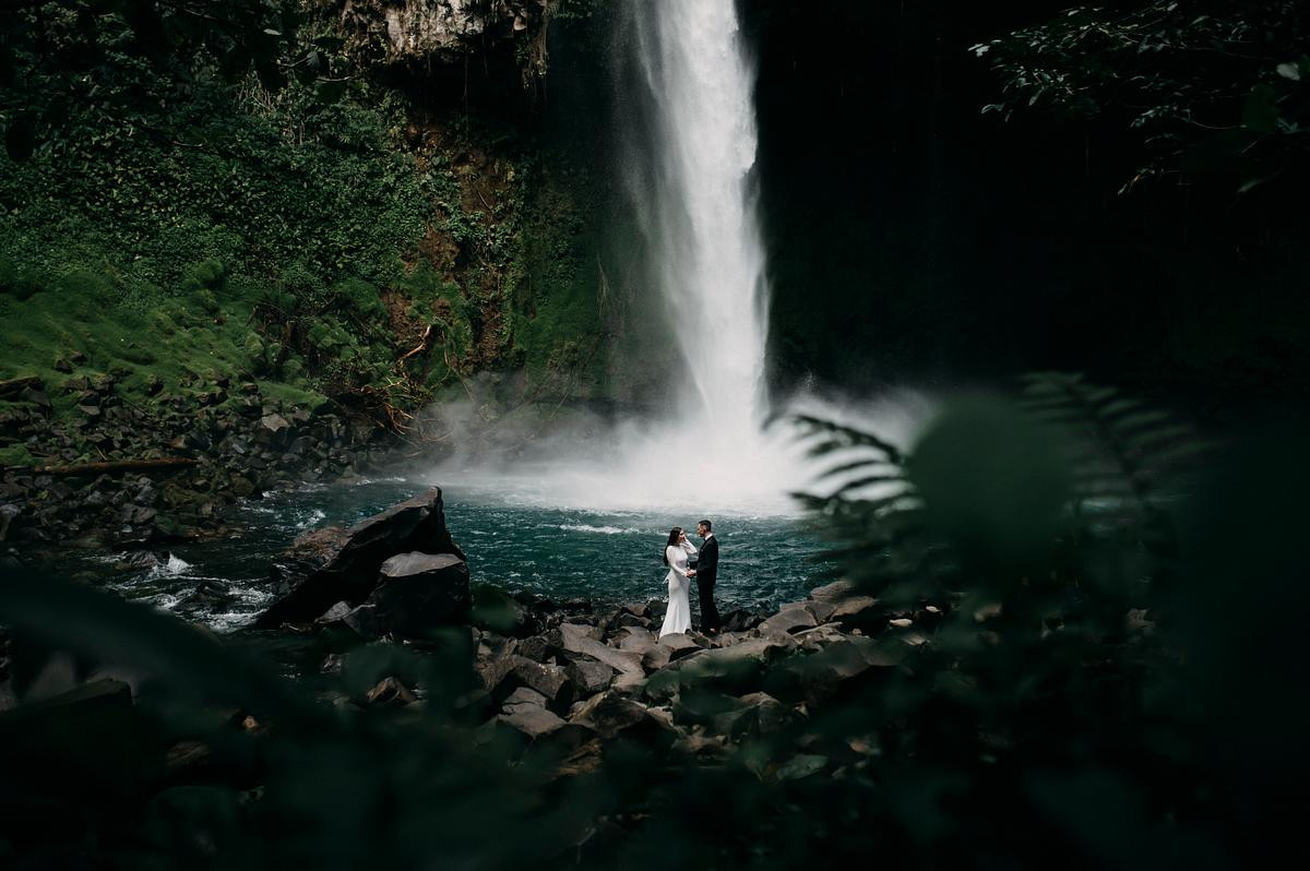 Waterfall Elopement Photographer Costa rica