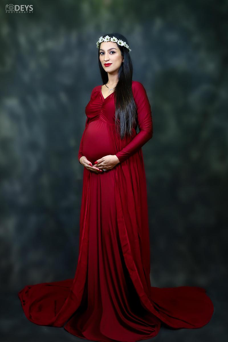 Maroon maternity dress for photoshoot hotsell