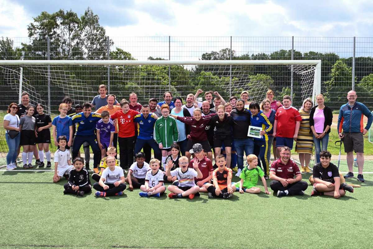 Ibbenbürener Kickers beim Training mit Ex-Fußballprofi Engin Yavuzaslan - Ein besonderes Trainingserlebnis