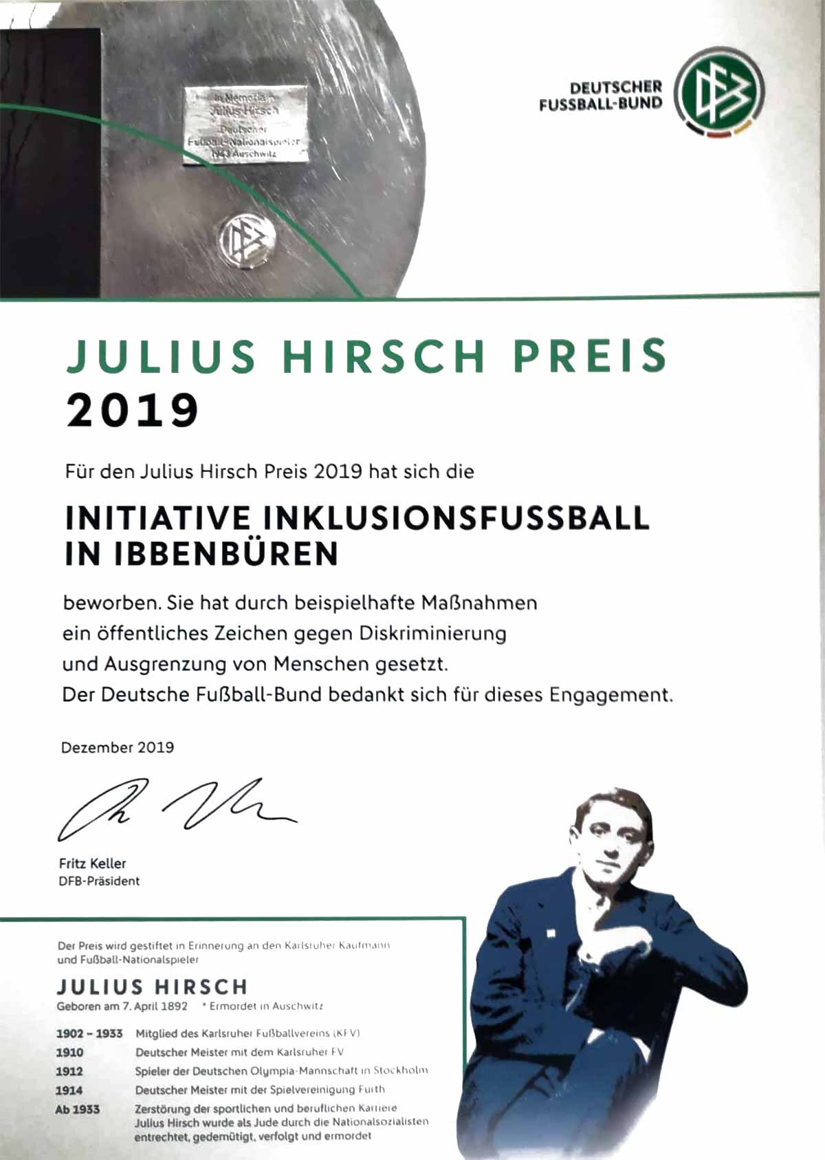 Ibbenbürener Kickers feiern stolz die Julius-Hirsch Urkunde 2019.