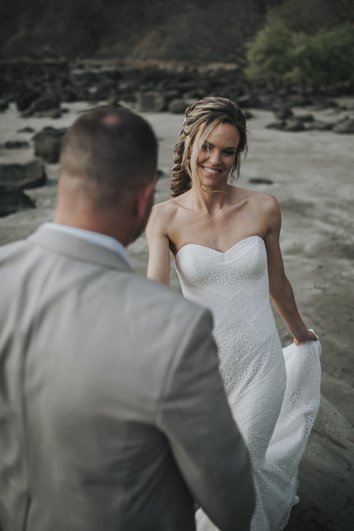 beach wedding photos costa rica