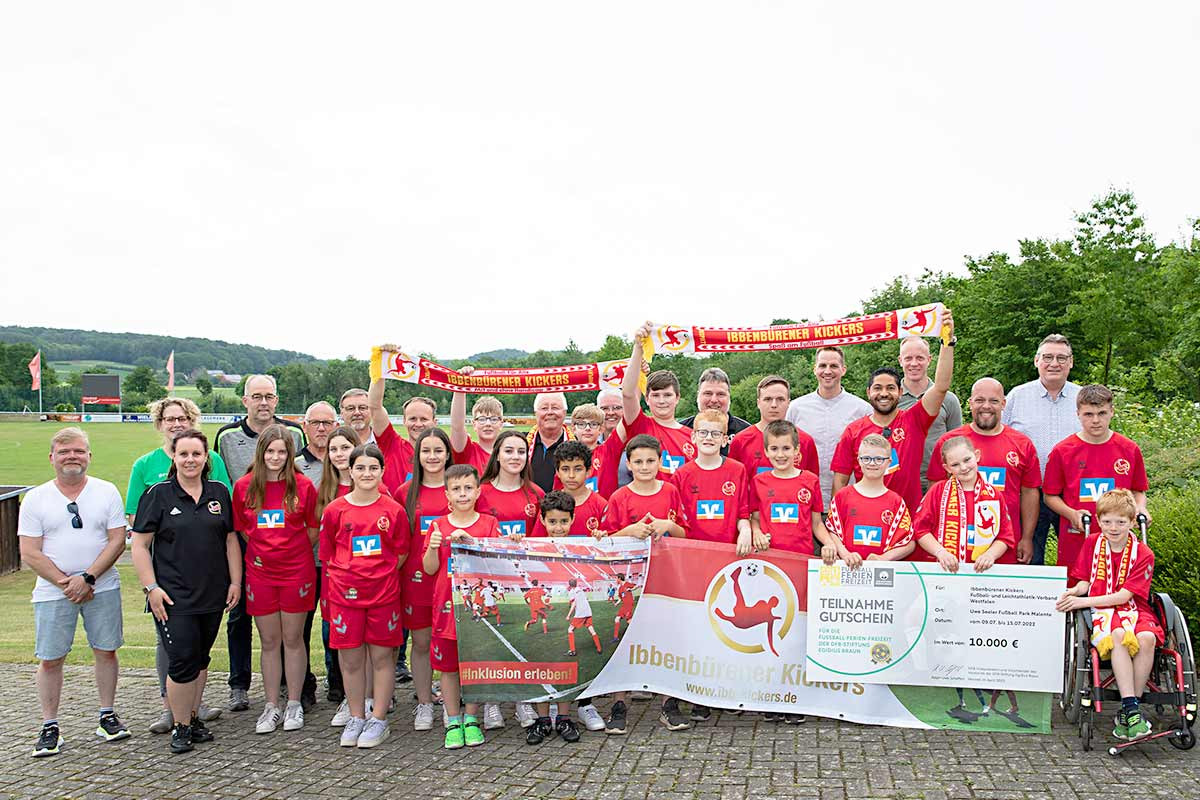Fußballer in Ibbenbüren feiern ihre Teilnahme an der Fußball-Ferien-Freizeit