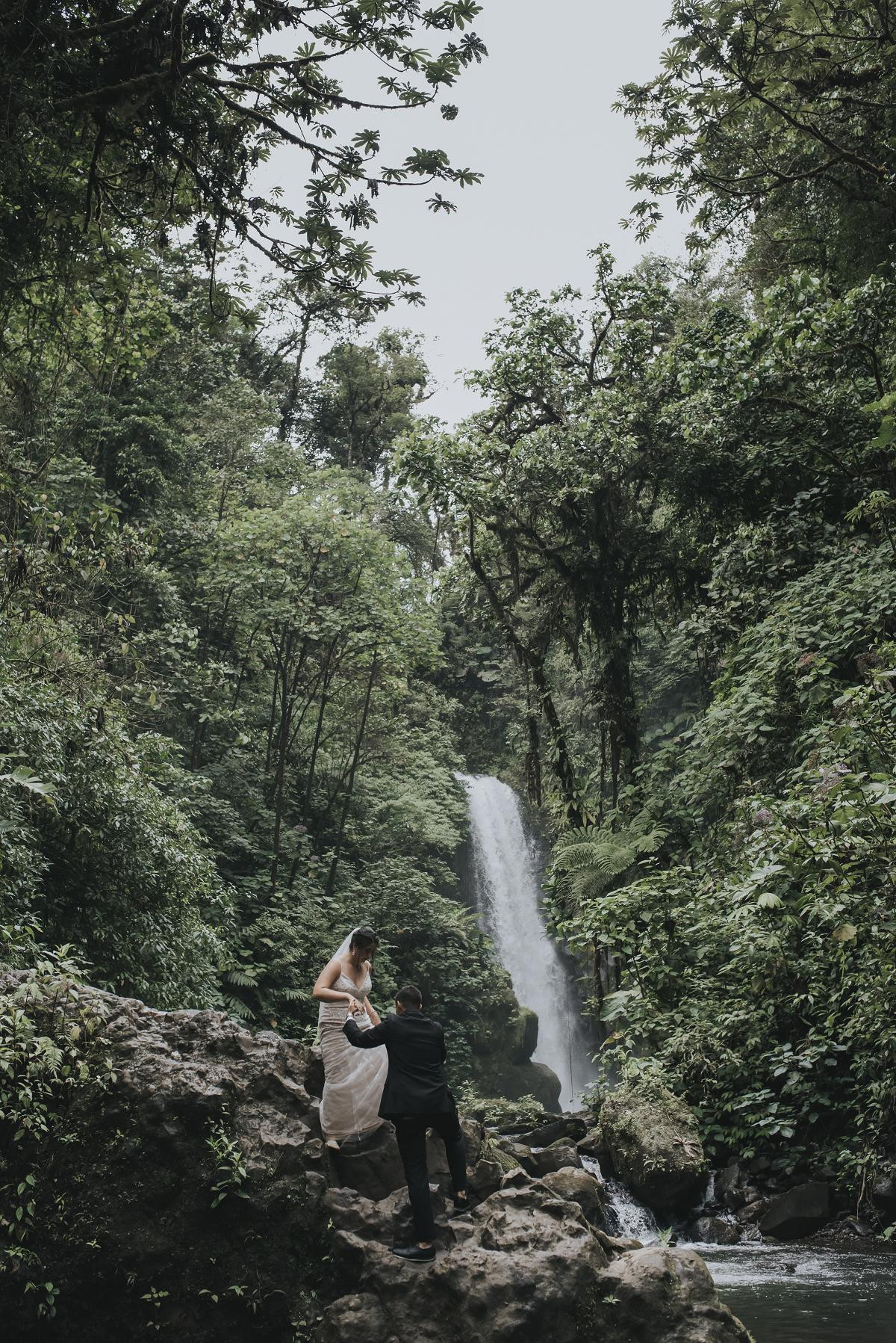 elopement wedding photographer costa rica