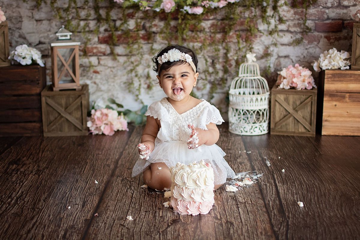 How to choose the perfect theme for your baby's birthday Cake Smash