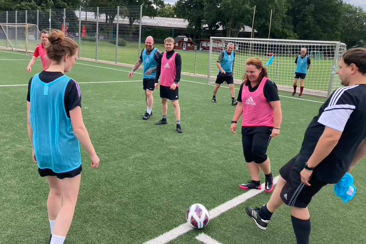 Trainingsfeld für inklusive Fußballübungen