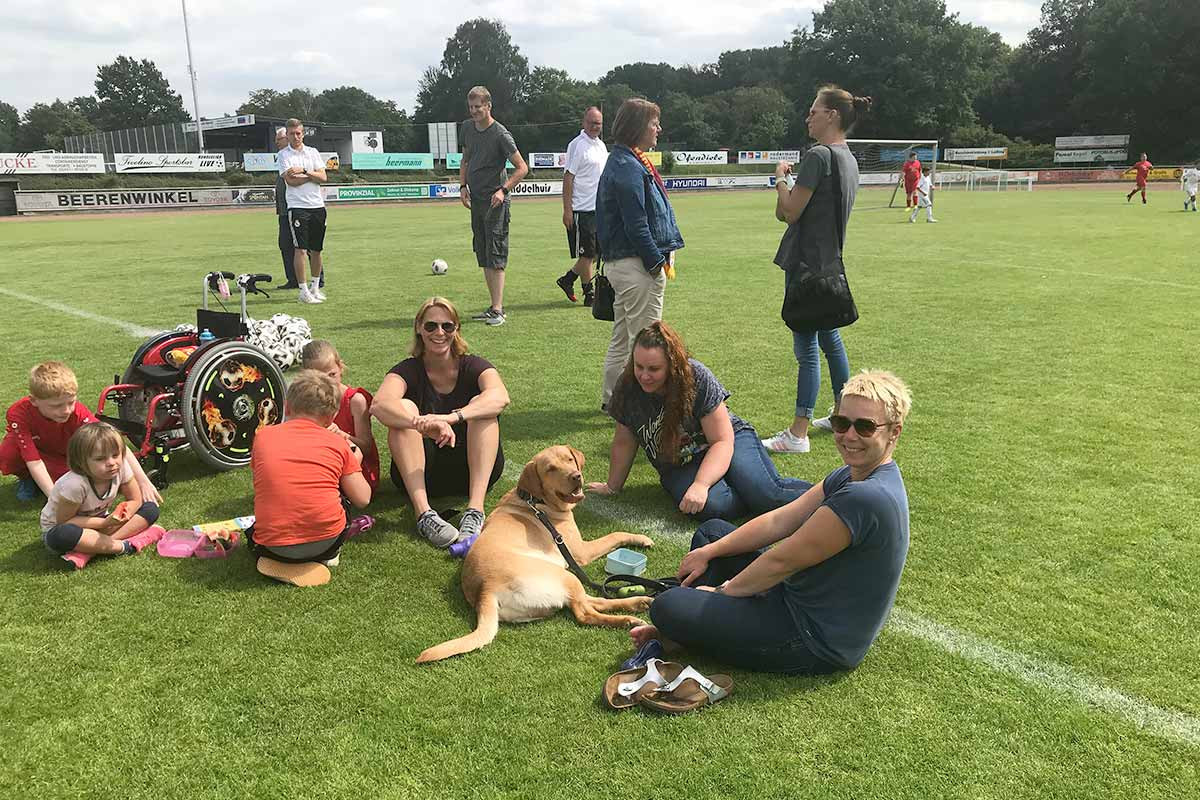 Fans und Eltern der Ibbenbürener Kickers unterstützen ihre Mannschaft