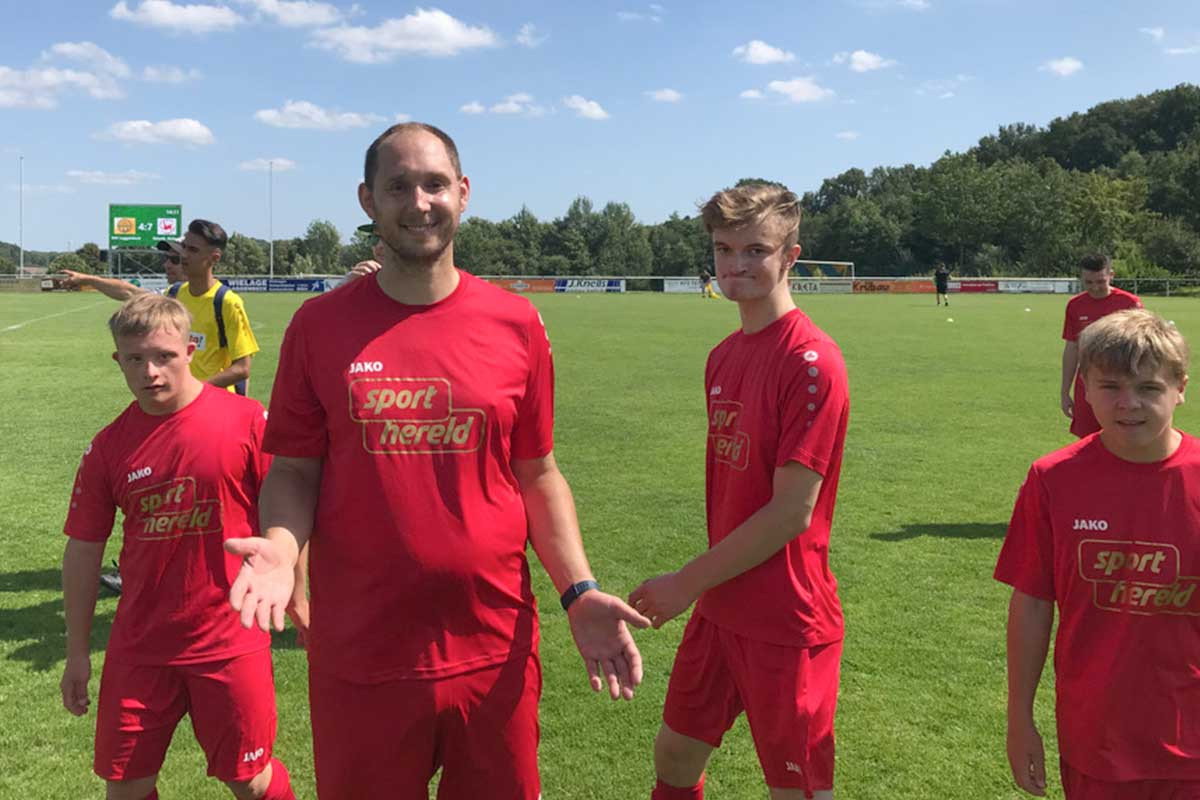 Spieler der Ibbenbürener Kickers beim Einlagespiel