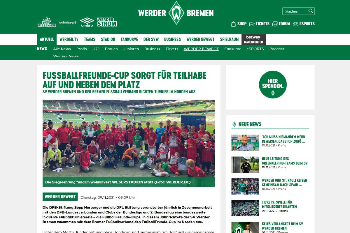 Fußballspieler verschiedener Teams beim inklusiven Fußballturnier - FußballFreunde-Cup 2021 in Bremen